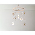 Daisy baby mobile Floral nursery mobile Neutral nursery decor Minimalist kids bedroom for Baby girl shower gift