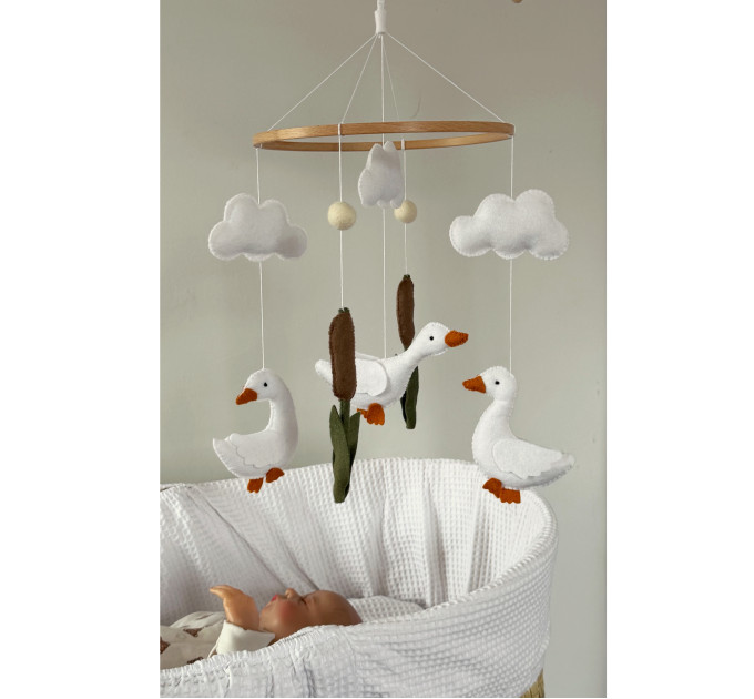 Minimalist Felt Goose Baby Mobile – Neutral Nursery Bird Decor