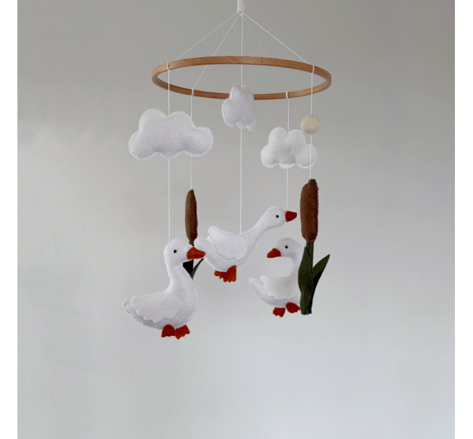 Minimalist Felt Goose Baby Mobile – Neutral Nursery Bird Decor